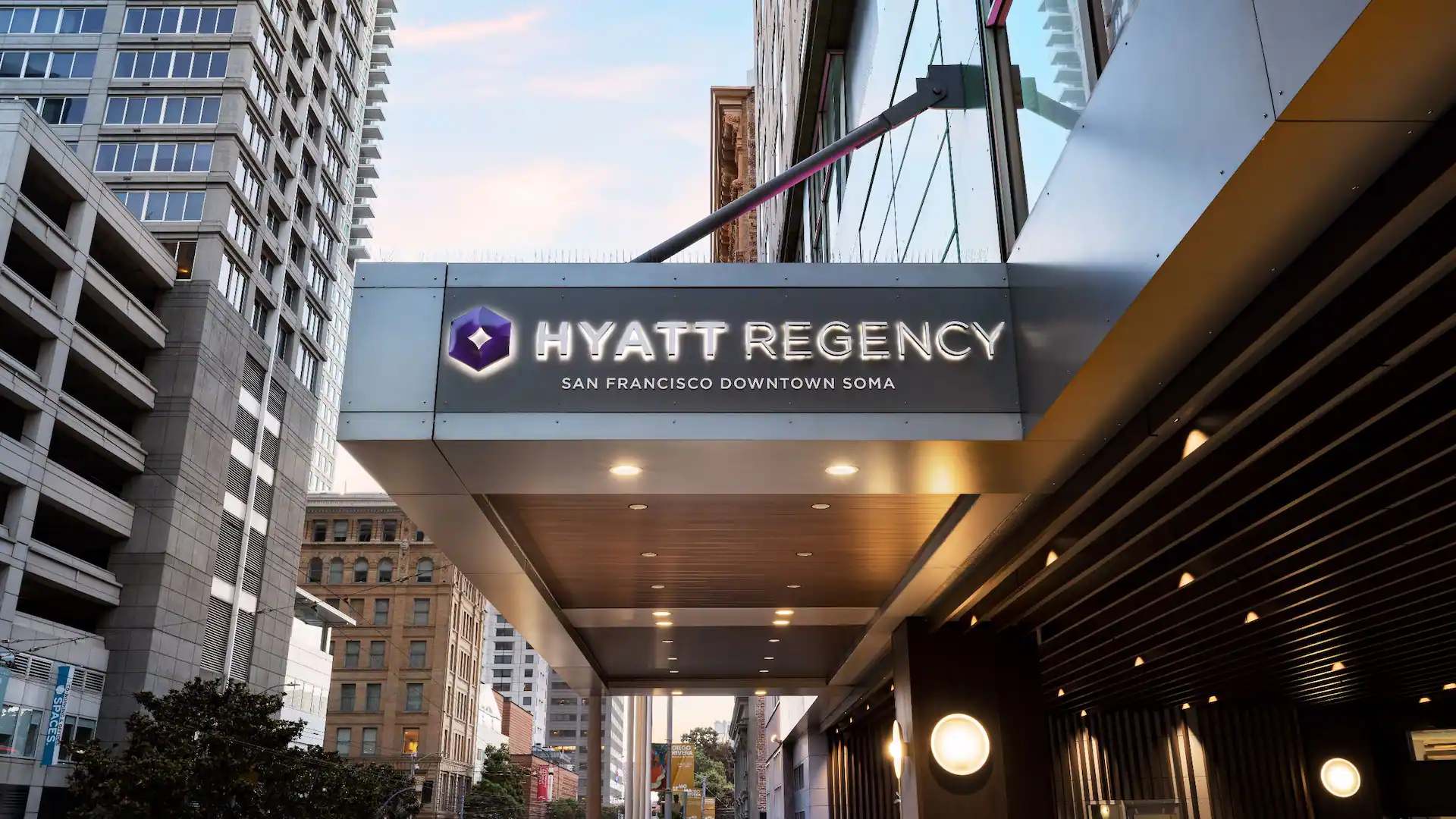 Hyatt Regency Hotel San Francisco Exterior